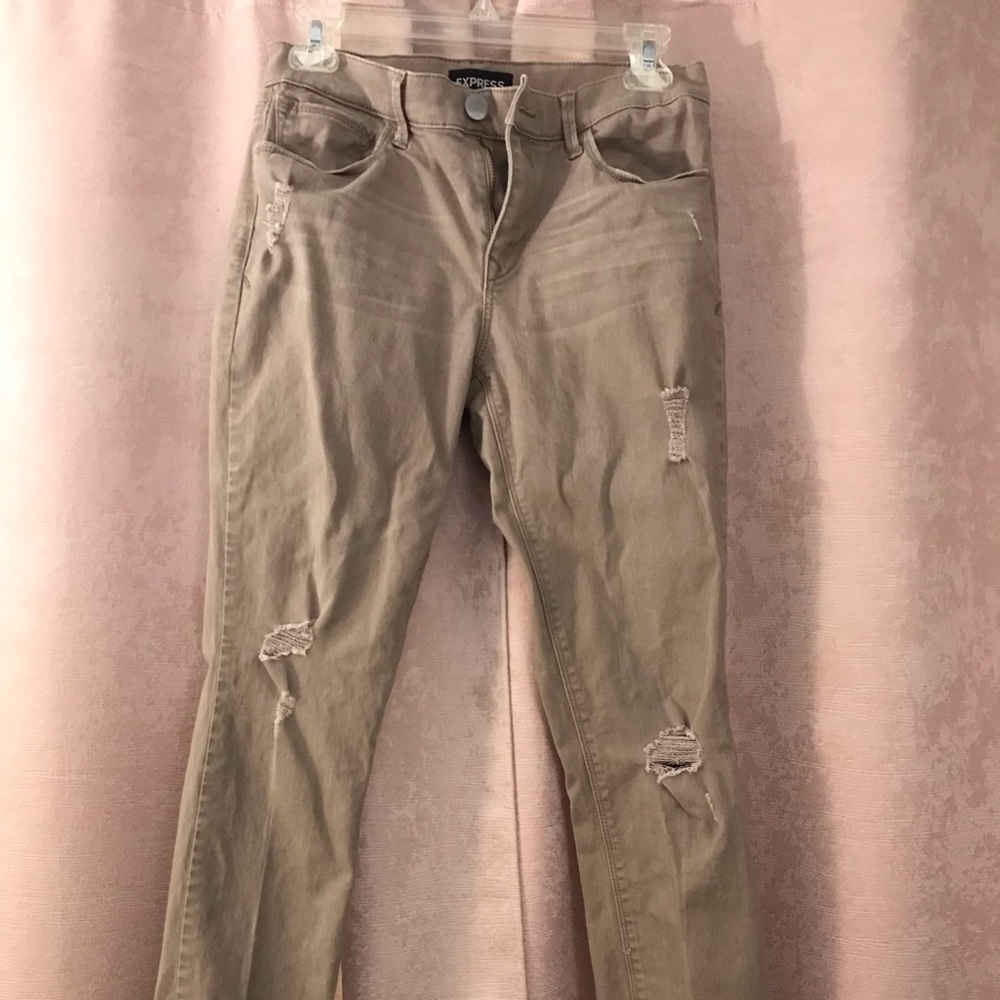 Cute distressed jeggings